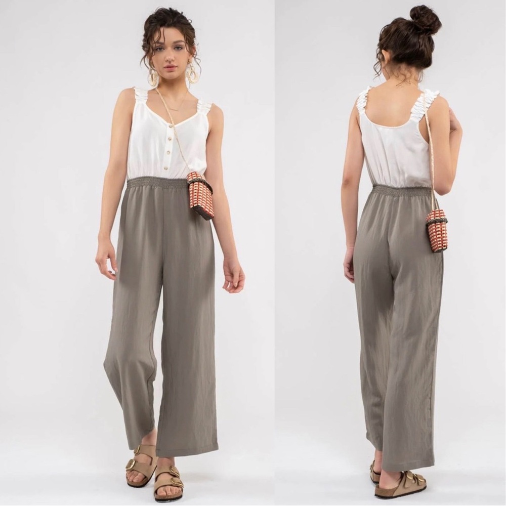 Ruffle Sleeve Jumpsuit

Color - Olive